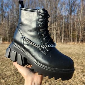 Women's Black Lace-Up Platform Combat Boots with Chain Accent